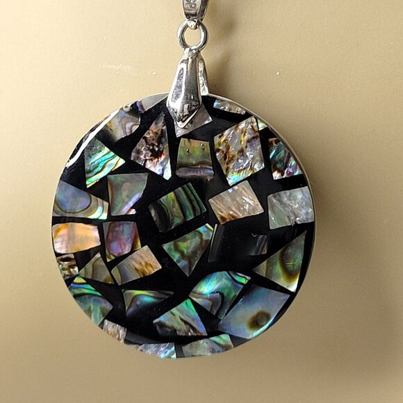 Genuine Abalone Shell Pendant Necklace Round Abalone Pendant Short Necklace - Picture 6 of 9